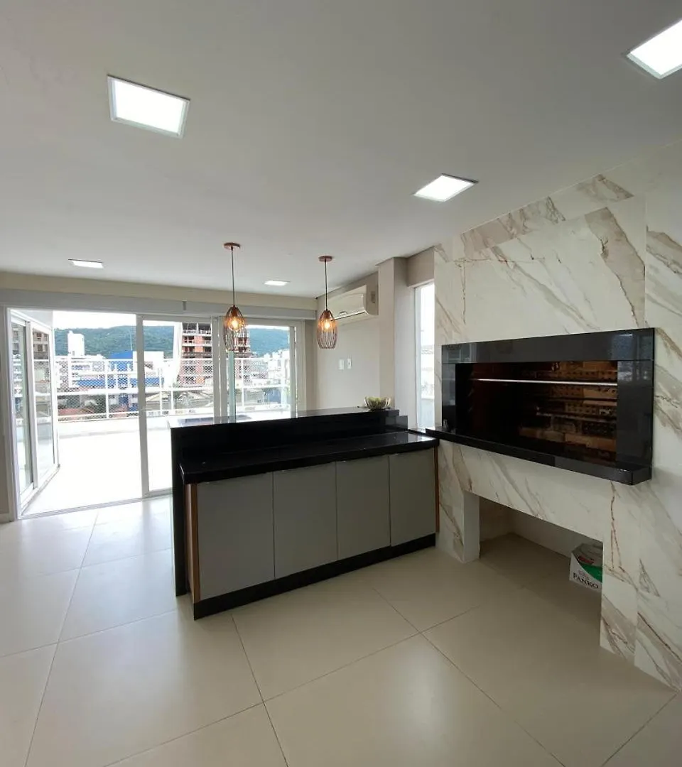 Cobertura Duplex A 250M Da Praia De Bombas Sc Bombinhas
